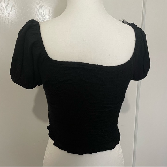 Black shirred puff sleeve crop top - Picture 4 of 6